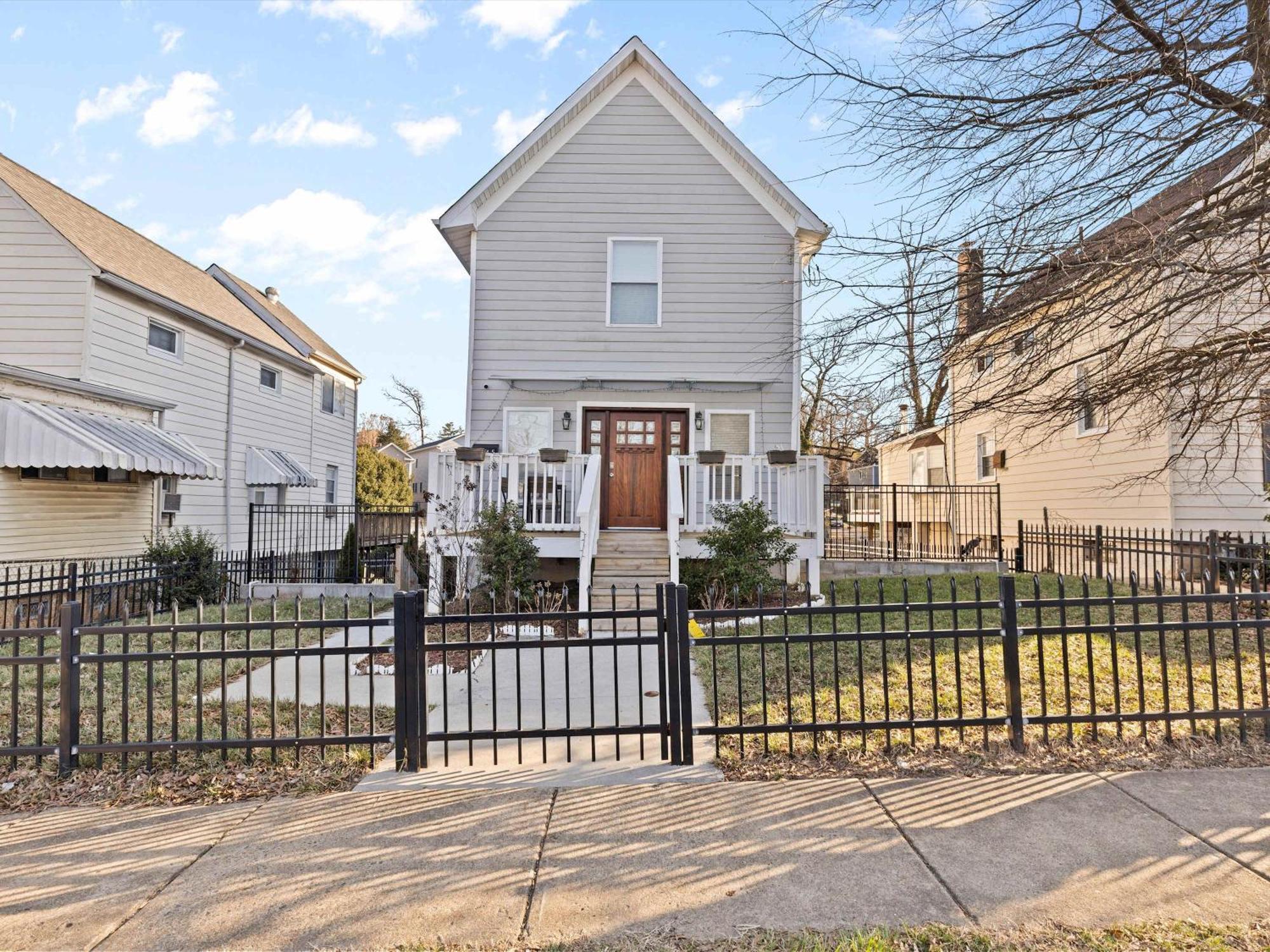 Sunny - Close To Metro And Umd Apartment