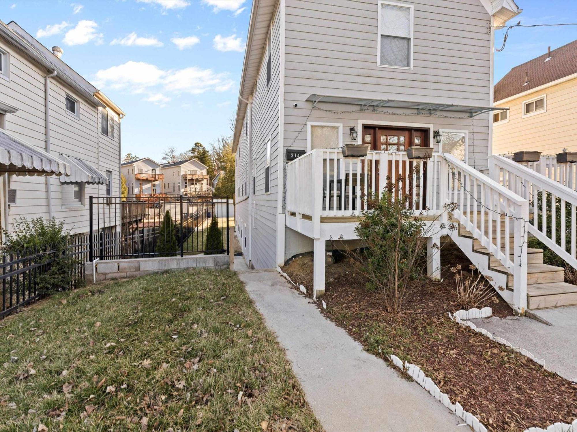 Sunny - Close To Metro And Umd Apartment